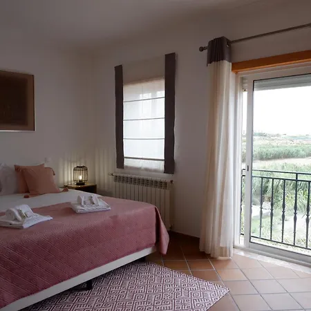Stunning Townhouse Sea View Vakantiehuis Amoreira (Leiria)