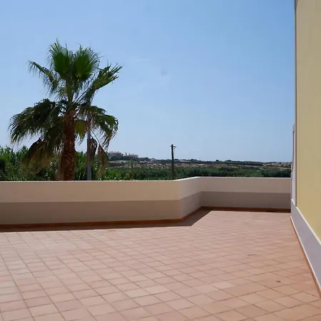 Vakantiehuis Stunning Townhouse Sea View Amoreira (Leiria)