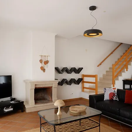 Vakantiehuis Stunning Townhouse Sea View *
